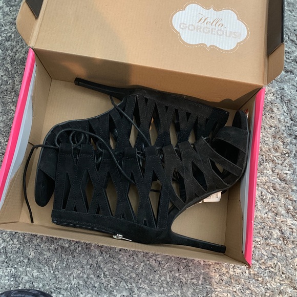 NEW! Charlotte Russe Black Heels Size 6 - Picture 4 of 5